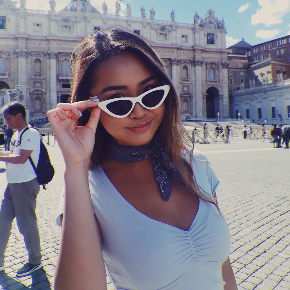 Meet your Posher, Julia